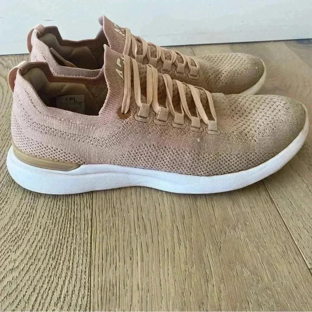 apl techloom breeze womens tan sparkle Size 8